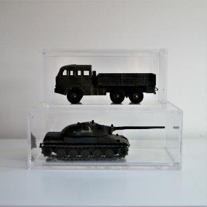 Boîtes vitrine en plexiglass pour voitures miniatures de collection