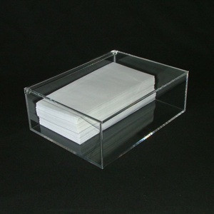 Boîte vitrine en plexiglass rectangulaire 19x14x7 cm